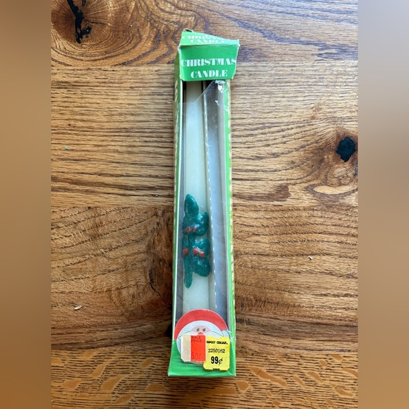 1 Vintage Christmas Taper-10 inch- white with green and red holly leaves & berry - Picture 6 of 9